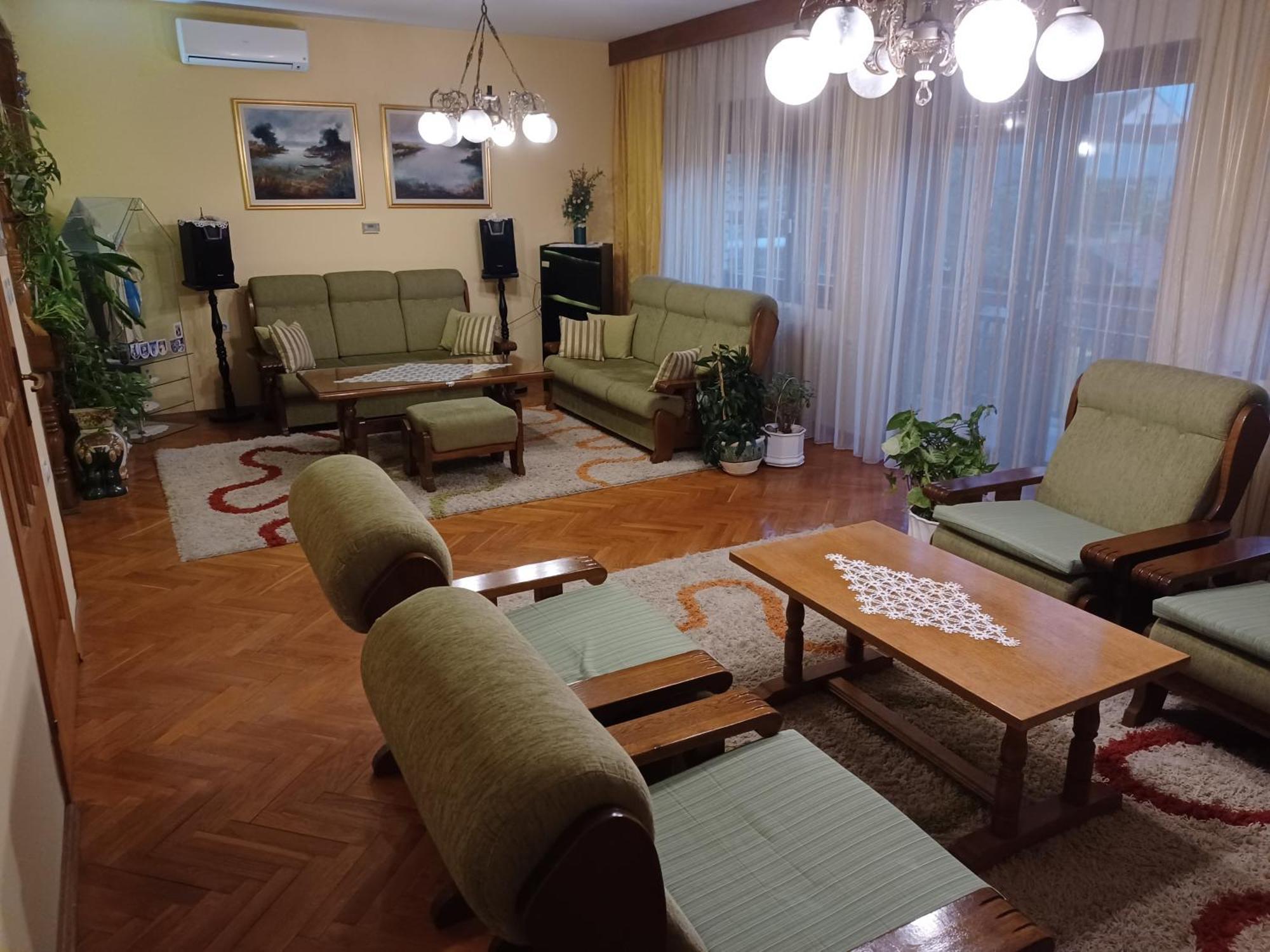 Apartmani La Sa Осиек Номер фото